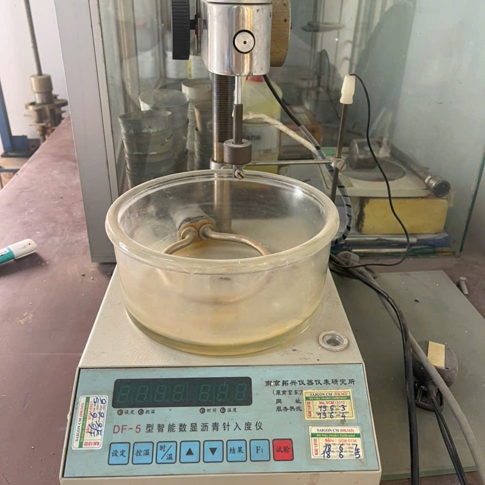 Máy thí nghiệm kim lún nhựa