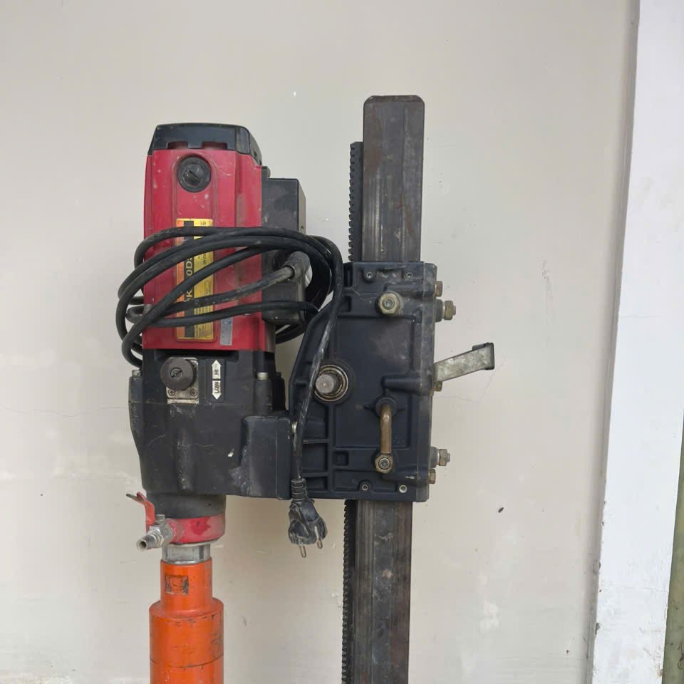 Máy khoan xác định bề dầy của bê tông Honda 