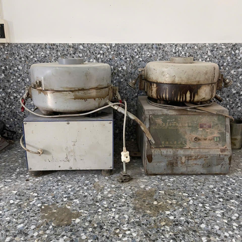 Máy chiết nhựa 3000g (LLC-4)