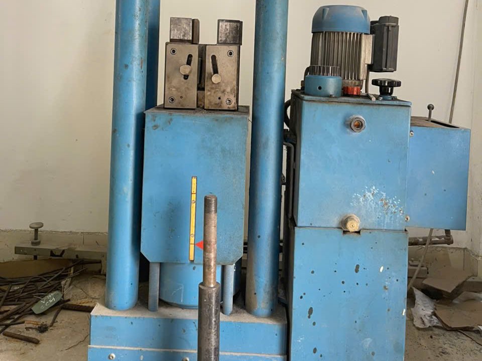 Máy thử kéo-nén Thép Matest